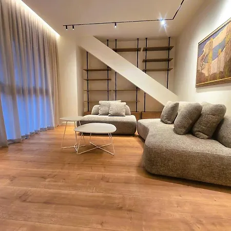 Vesper Luxury Tiran